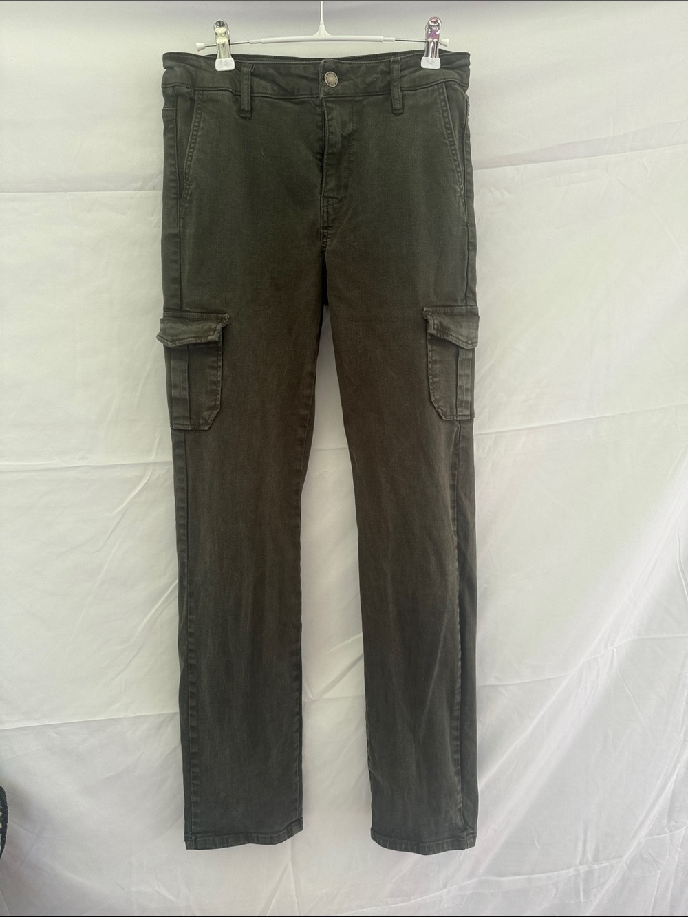 Well Worn women’s  Cargo Pants in Olive